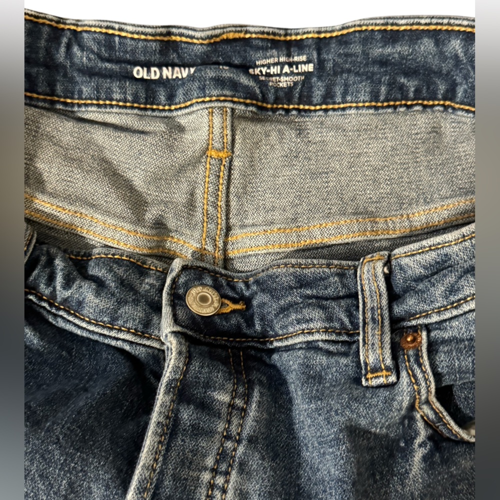 Old Navy Women's Dark Blue Rolled-Hem Denim Shorts - Picture 2 of 5